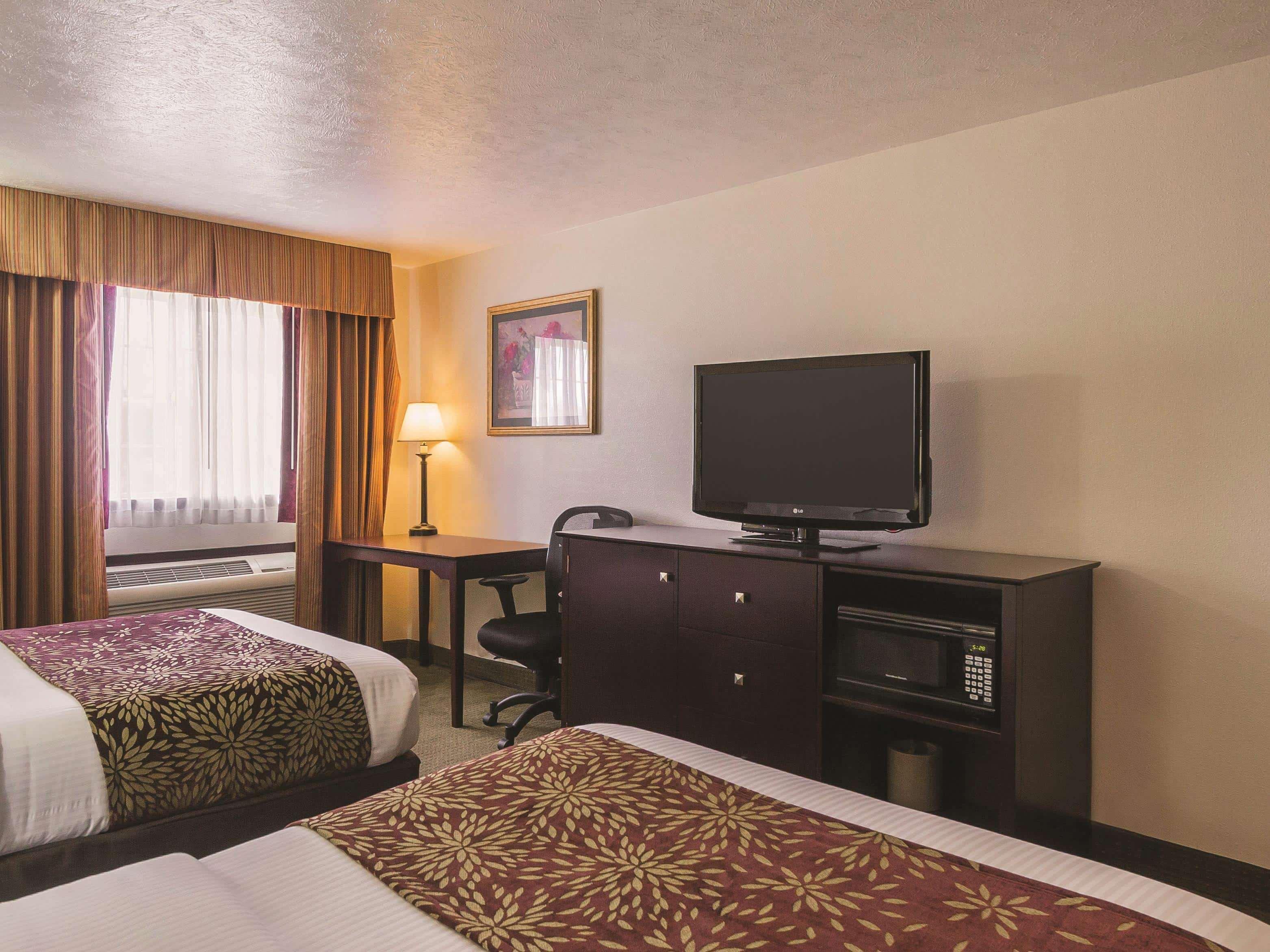 La Quinta By Wyndham Woodburn Hotel Ngoại thất bức ảnh